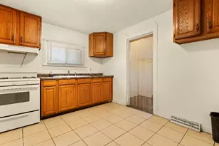 1107 Ashland Ave, Rockford, IL 61101 - Photo 5