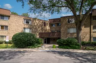 2600 Brookwood Way Dr, Rolling Meadows, IL 60008 - Photo 1