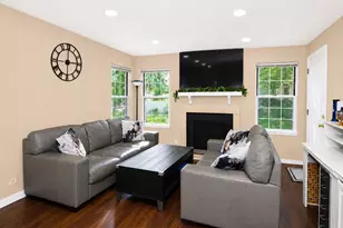 4440 Castlebar Ln, Hanover Park, IL 60133 - Photo 9