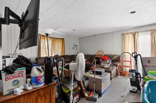 916 N Sangamon Ave, Gibson City, IL 60936 - Photo 9