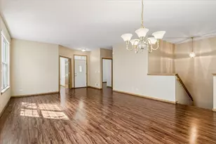 350 Woodhill Dr, Carol Stream, IL 60188 - Photo 3