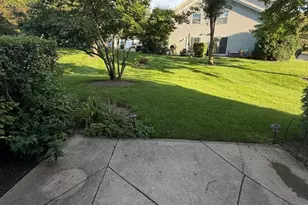 371 Wisteria Dr, Streamwood, IL 60107 - Photo 11