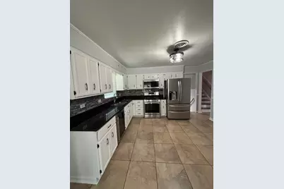 913 E 169th Street, South Holland, IL 60473 - Photo 9