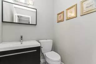 110 E Delaware Pl, Chicago, IL 60611 - Photo 7