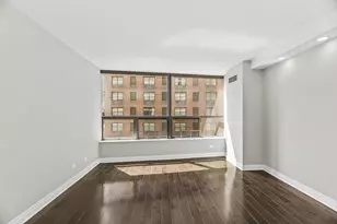 110 E Delaware Pl, Chicago, IL 60611 - Photo 11