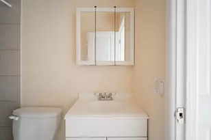 541 W Oakdale Ave, Chicago, IL 60657 - Photo 17
