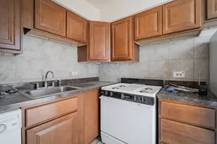 541 W Oakdale Ave, Chicago, IL 60657 - Photo 3