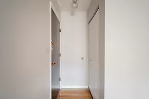 541 W Oakdale Ave, Chicago, IL 60657 - Photo 5