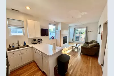 3033 N Racine Avenue #3, Chicago, IL 60657 - Photo 3