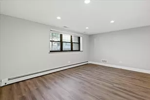 541 W Oakdale Ave, Chicago, IL 60657 - Photo 9