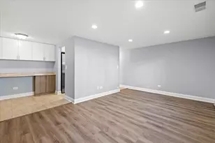 541 W Oakdale Ave, Chicago, IL 60657 - Photo 7