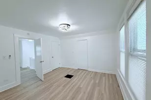 706 W 81st St, Chicago, IL 60620 - Photo 17
