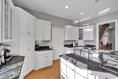 601 Ambriance Drive, Burr Ridge, IL 60527 - Photo 9