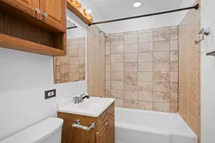 413 N Drury Ln, Arlington Heights, IL 60004 - Photo 7