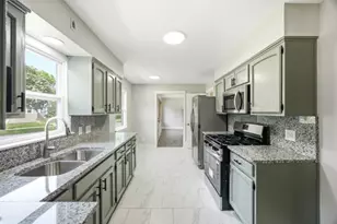 10 Lincoln Ave, East Dundee, IL 60118 - Photo 9