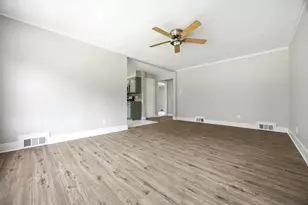 10 Lincoln Ave, East Dundee, IL 60118 - Photo 5