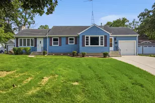 10 Lincoln Ave, East Dundee, IL 60118 - Photo 1
