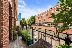 1815 S Prairie Pkwy, Chicago, IL 60616 - Photo 9