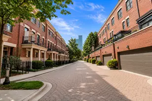 1815 S Prairie Pkwy, Chicago, IL 60616 - Photo 21