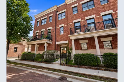 1815 S Prairie Parkway, Chicago, IL 60616 - Photo 1