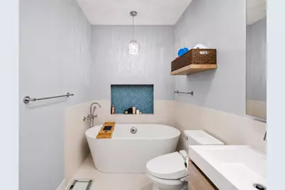 1815 S Prairie Parkway, Chicago, IL 60616 - Photo 13
