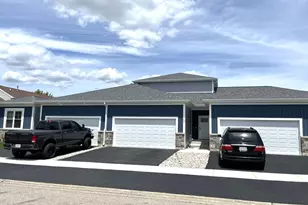 739 Quail Ln, Marengo, IL 60152 - Photo 1