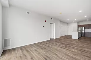 302 Miller Dr, North Aurora, IL 60542 - Photo 9