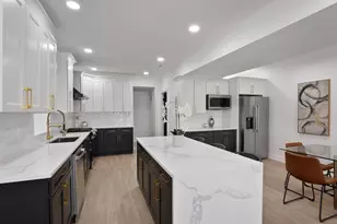 2456 W Huron St, Chicago, IL 60612 - Photo 9