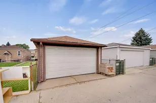 5551 S Kenneth Ave, Chicago, IL 60629 - Photo 17