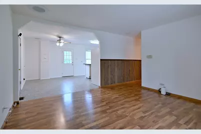 1675 Evergreen Avenue, Hanover Park, IL 60133 - Photo 5