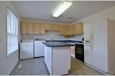 1675 Evergreen Avenue, Hanover Park, IL 60133 - Photo 9