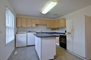 1675 Evergreen Ave, Hanover Park, IL 60133 - Photo 9