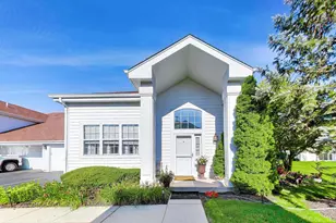 9507 Georgetown Ln, Lakewood, IL 60014 - Photo 1