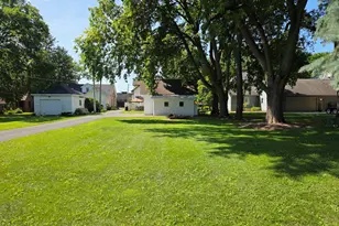 318 W 3rd St, Prophetstown, IL 61277 - Photo 31
