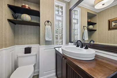 1049 N Elmwood Avenue, Oak Park, IL 60302 - Photo 11