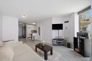 645 N Kingsbury St, Chicago, IL 60654 - Photo 9