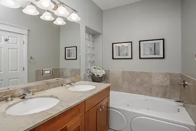 3836 N Janssen Avenue #2, Chicago, IL 60613 - Photo 9