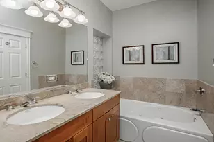 3836 N Janssen Ave, Chicago, IL 60613 - Photo 9