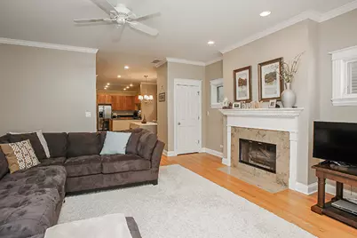 3836 N Janssen Avenue #2, Chicago, IL 60613 - Photo 3