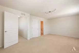 125 Bristol Ln, Wood Dale, IL 60191 - Photo 21
