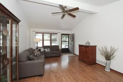 1985 Sandy Creek Drive #1985, Elgin, IL 60123 - Photo 3