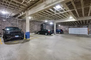 5820 N Clark St, Chicago, IL 60660 - Photo 23