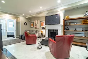 111 W Elm St, Chicago, IL 60610 - Photo 3