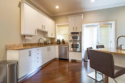 111 W Elm Street, Chicago, IL 60610 - Photo 13