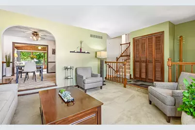213 E Willow Street, Elburn, IL 60119 - Photo 7
