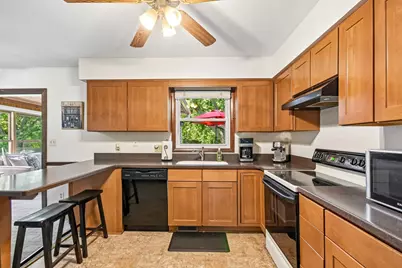 213 E Willow Street, Elburn, IL 60119 - Photo 9