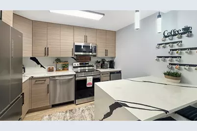 3550 N Lake Shore Drive #817, Chicago, IL 60657 - Photo 5