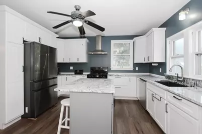 633 Lillie Street, Elgin, IL 60120 - Photo 9