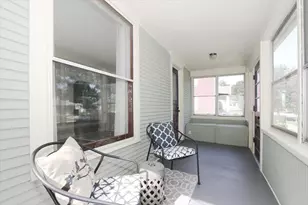 633 Lillie St, Elgin, IL 60120 - Photo 3