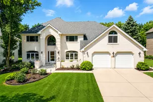 6722 Sweetbriar Ln, Darien, IL 60561 - Photo 3
